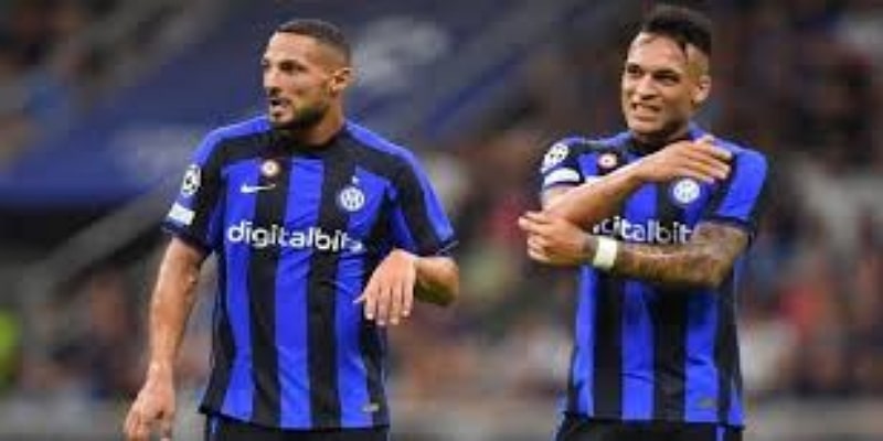 战术板与关键球员- 雷速体育