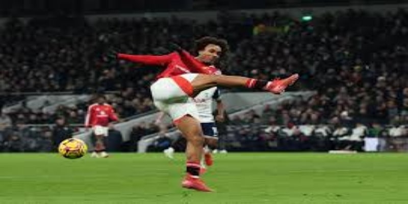 老特拉福德之战：历史与现实的交织-雷速体育