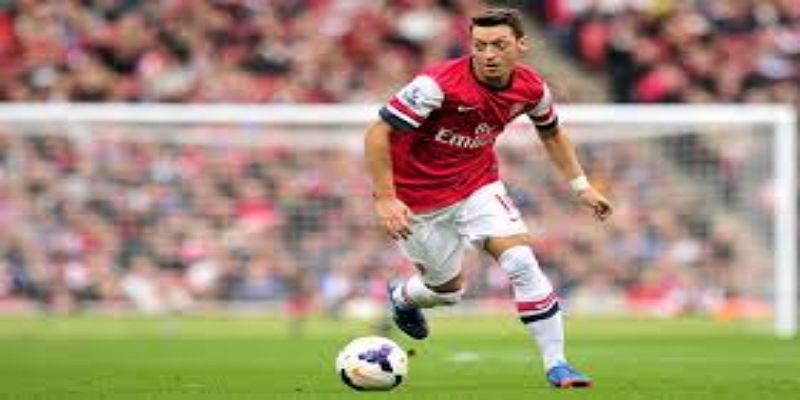 冬窗抉择在即：短期止血还是长期重建？-雷速体育