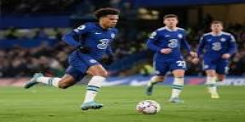 十人应战仍不崩盘：防线价值全面体现 - 雷速体育