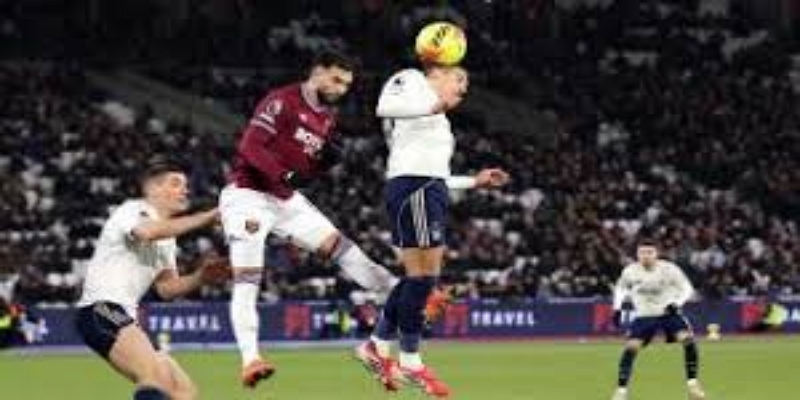 雷速体育视角下的比赛走势：风中胶着的上半场-雷速体育